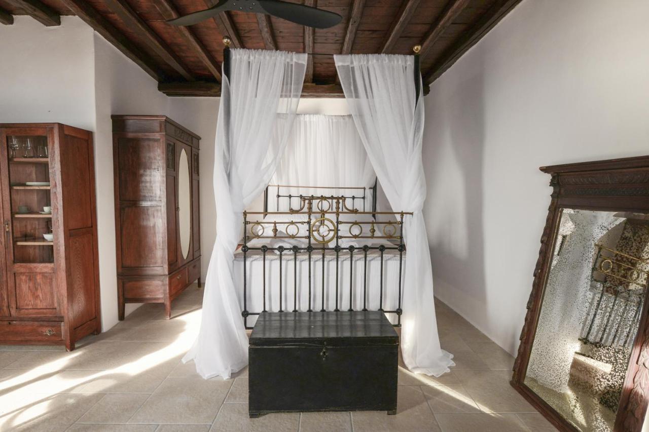 פלאקה Castrum Traditional Sunset Suites מראה חיצוני תמונה