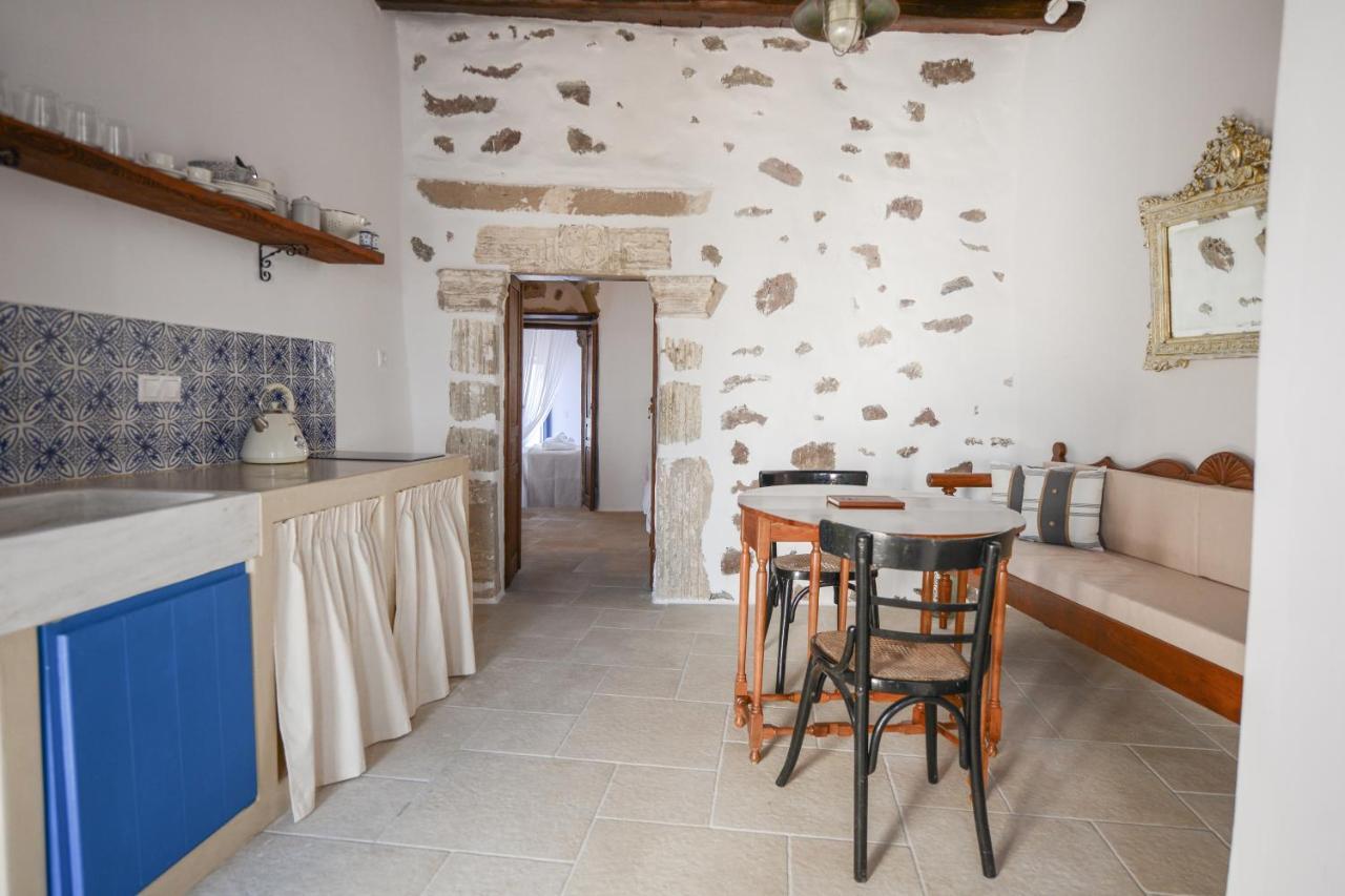פלאקה Castrum Traditional Sunset Suites מראה חיצוני תמונה