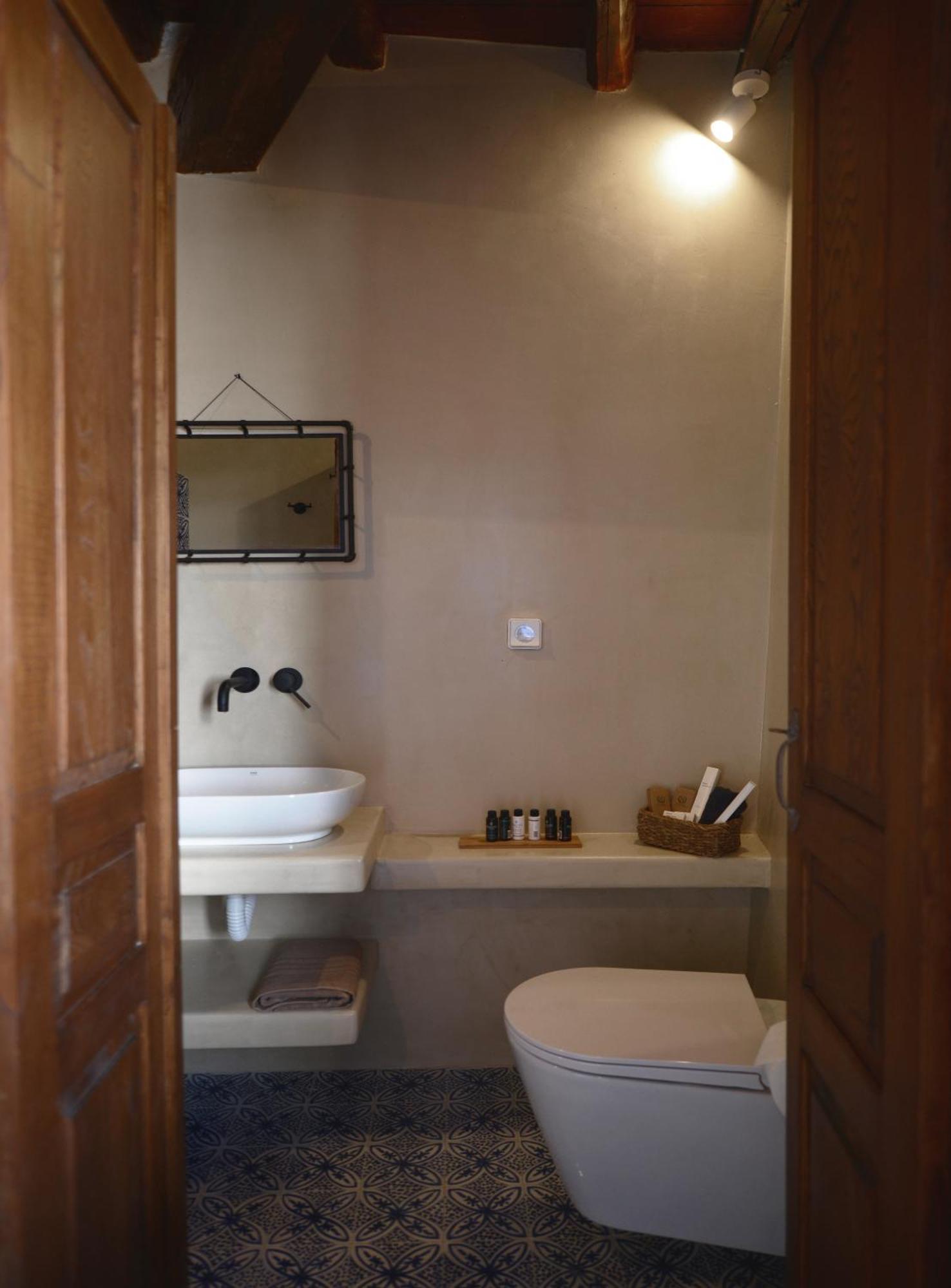 פלאקה Castrum Traditional Sunset Suites מראה חיצוני תמונה